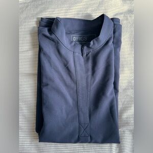 Figs Rafaela Scrub Top in QUIET Navy XS